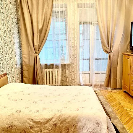 Апартаменты в центре,метро Октябрьская * Минск