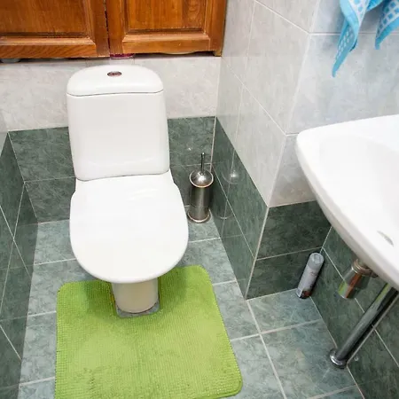Апартаменты В Центре,Метро Октябрьская Apartament *