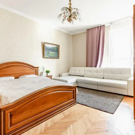 Апартаменты В Центре,Метро Октябрьская Mińsk